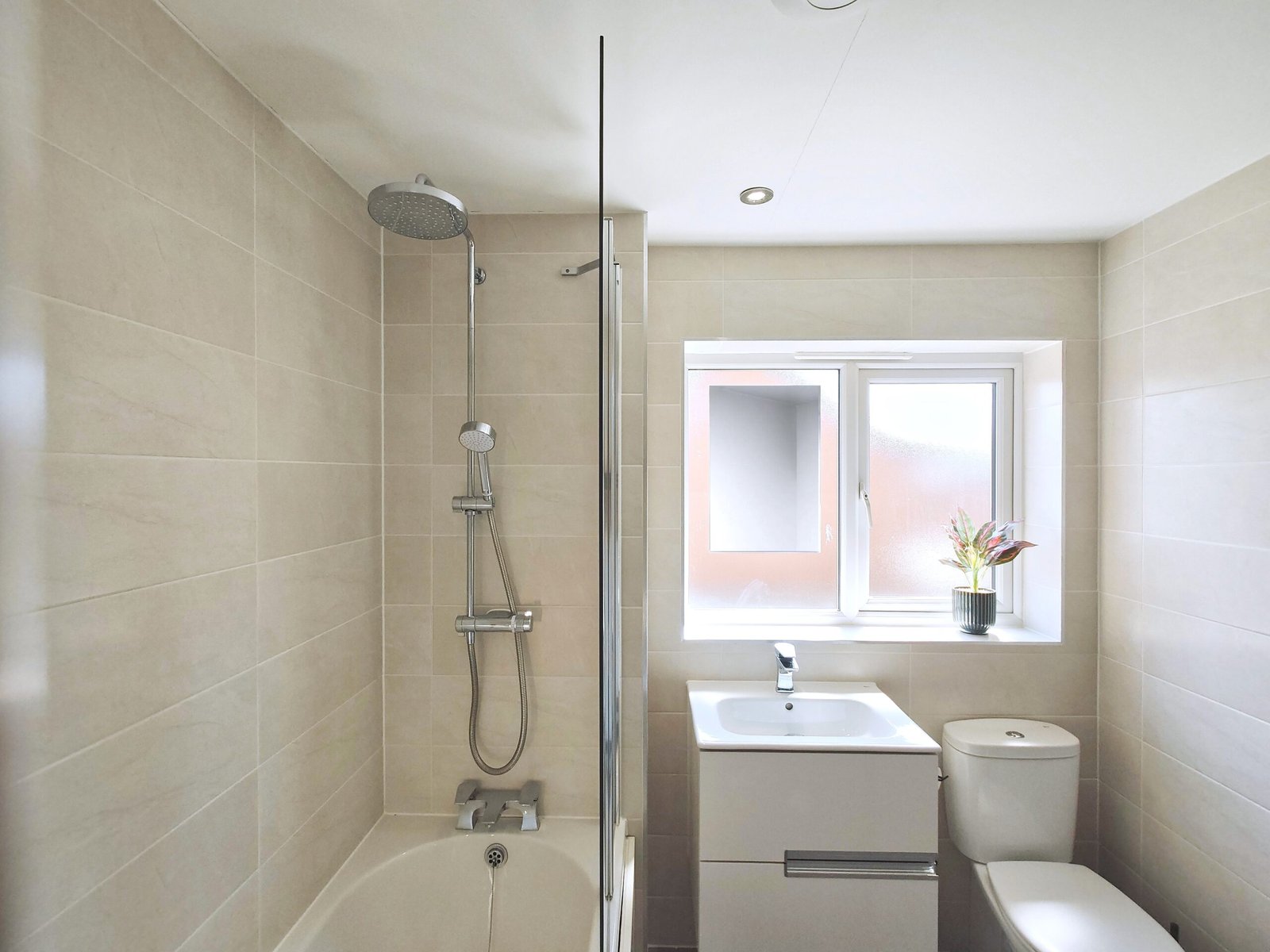 20250509_140826913_00000