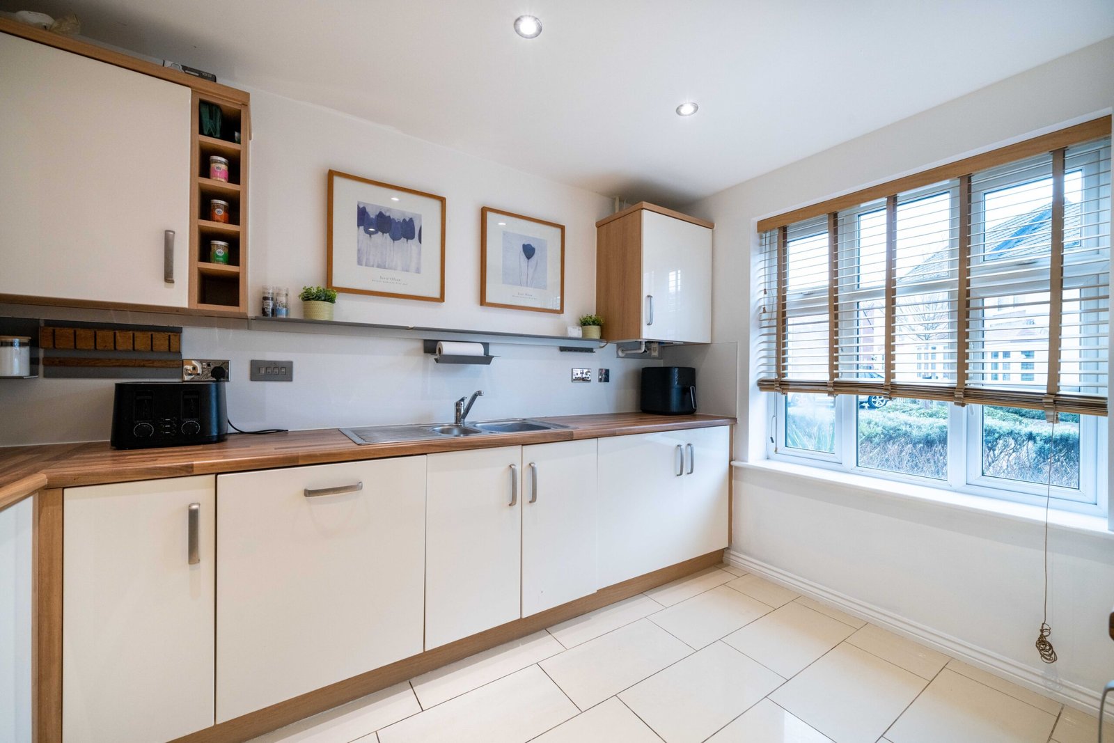 28 Lysaght - Property--11